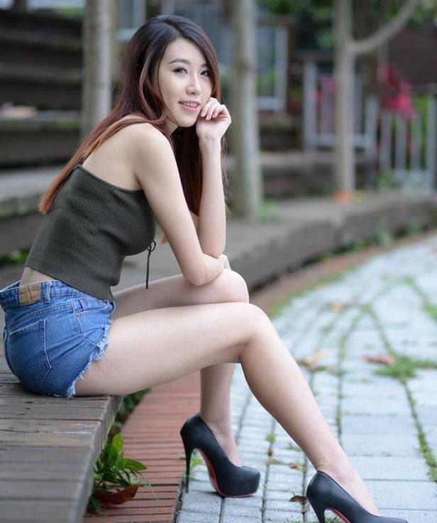 她的床单冲动未剪辑